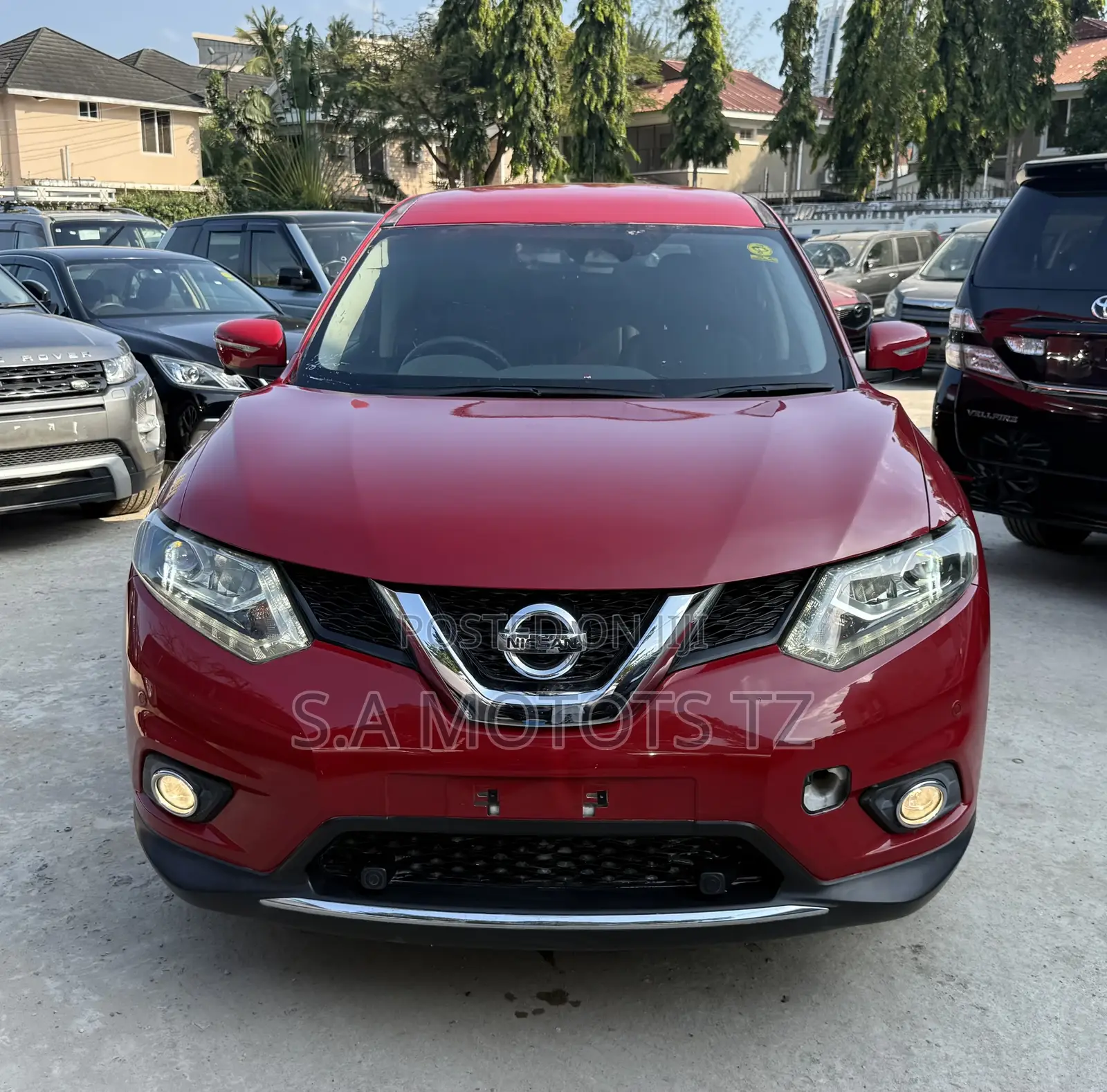 Nissan X-Trail 2.0 Petrol AWD 2014 Red