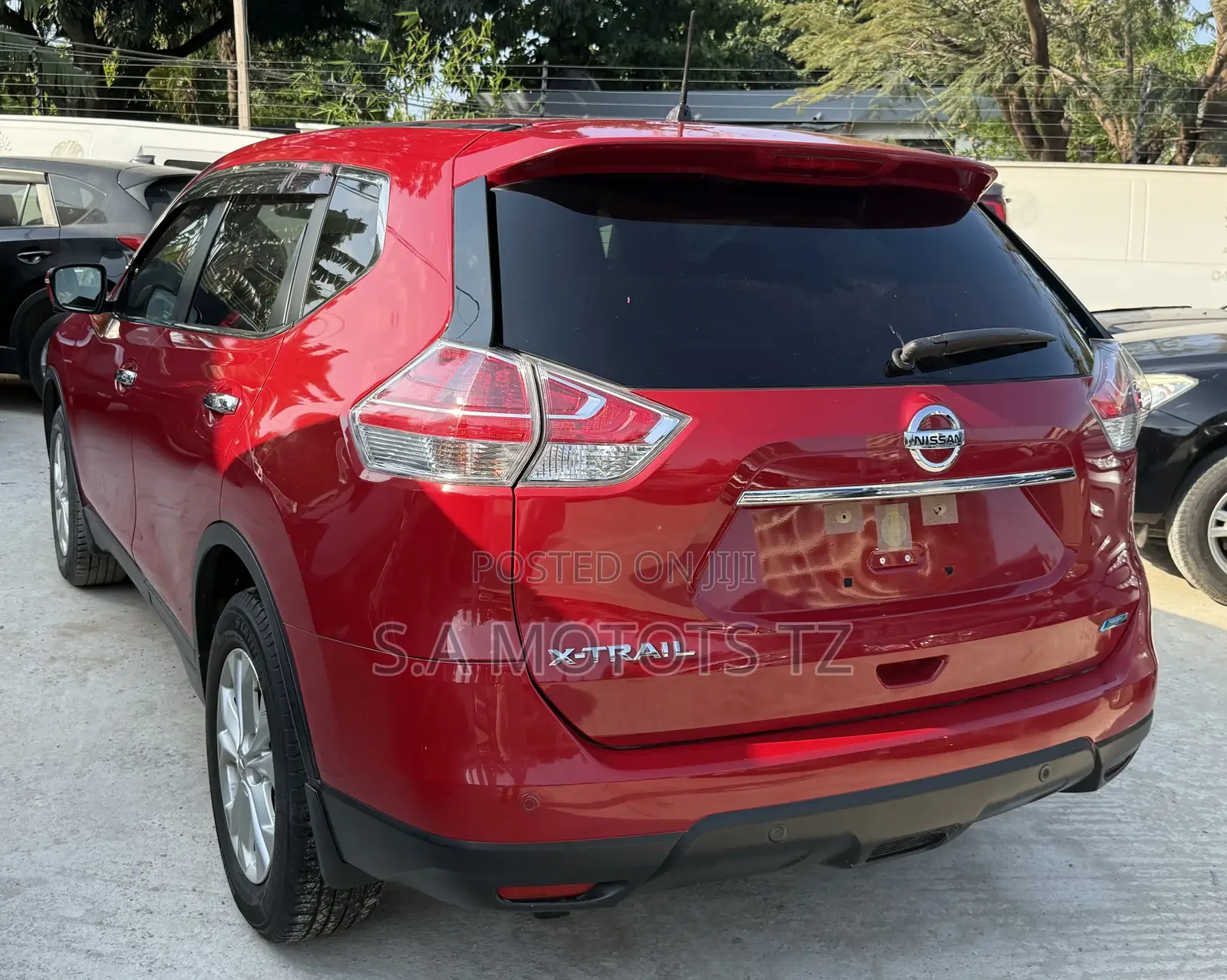 Nissan X-Trail 2.0 Petrol AWD 2014 Red