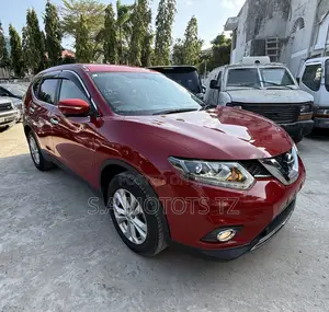 Nissan X-Trail 2.0 Petrol AWD 2014 Red