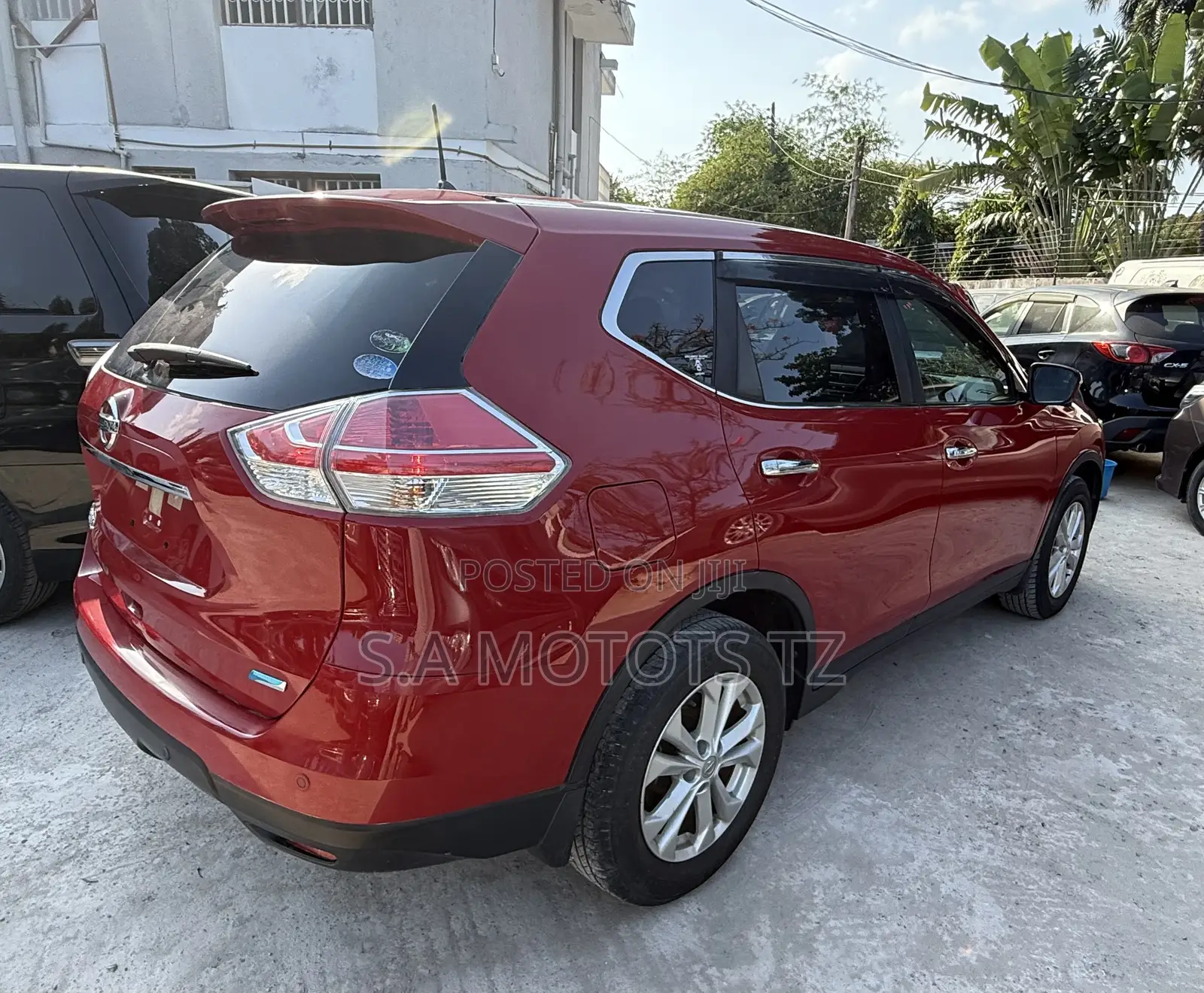 Nissan X-Trail 2.0 Petrol AWD 2014 Red