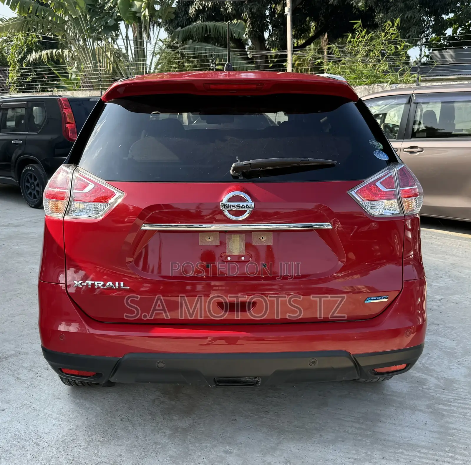 Nissan X-Trail 2.0 Petrol AWD 2014 Red