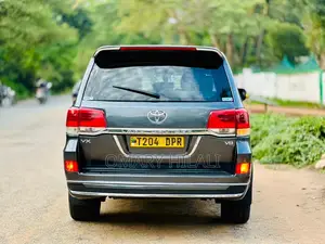 Toyota Land Cruiser 2005 Gray