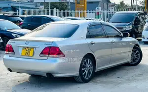 Toyota Crown 2006 Silver