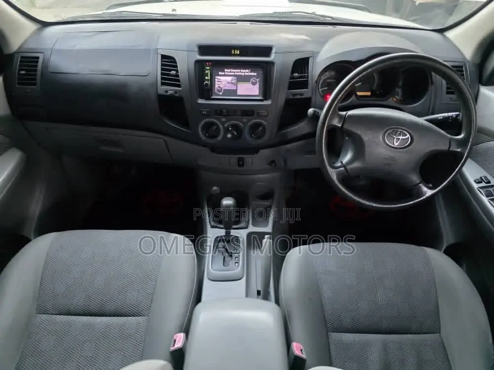 Toyota Hilux 2006 White