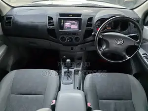 Toyota Hilux 2006 White