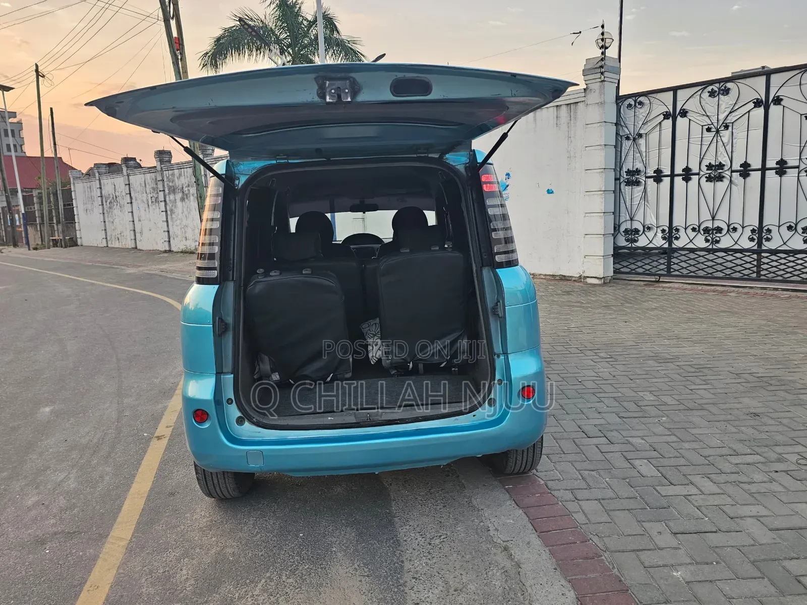 Toyota Sienta 2004 Blue