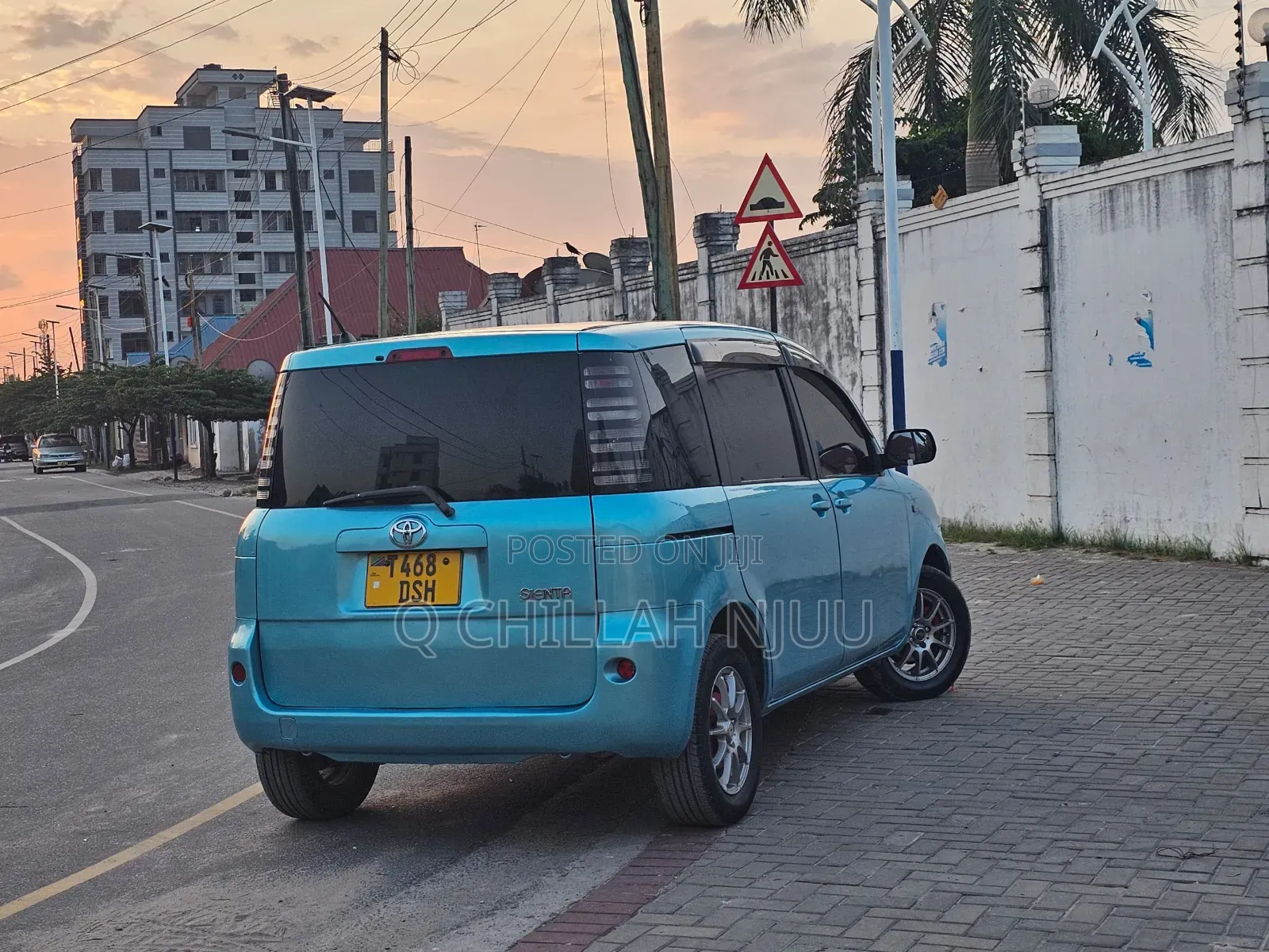 Toyota Sienta 2004 Blue