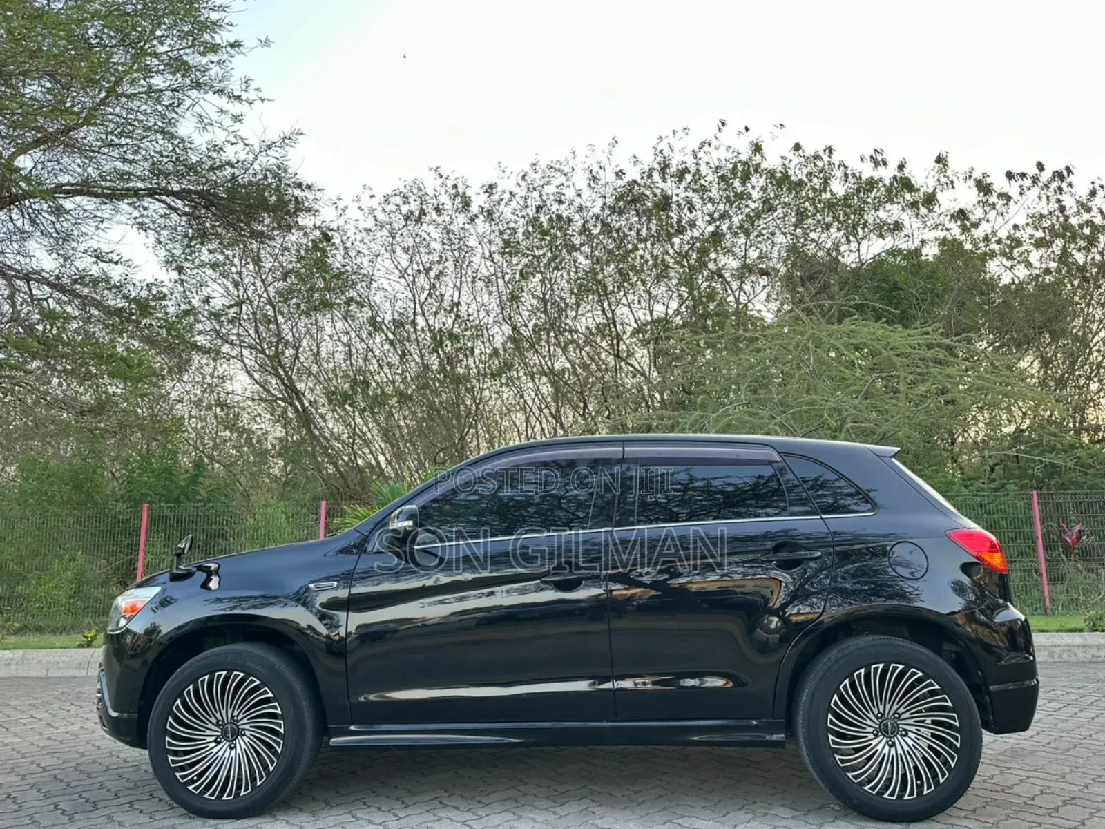 Mitsubishi RVR 2010 Black