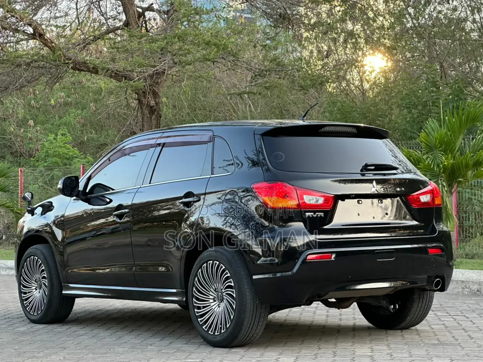 Mitsubishi RVR 2010 Black