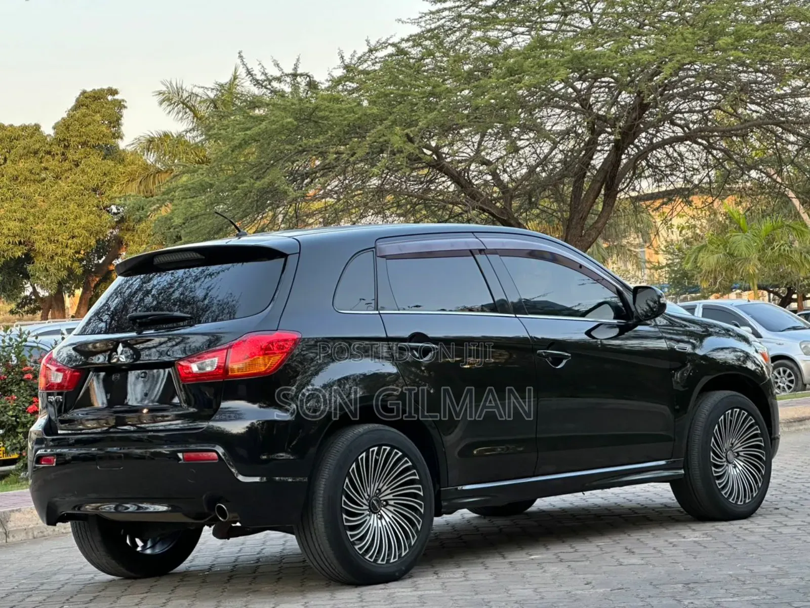Mitsubishi RVR 2010 Black