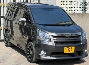 Toyota Noah 2008 Gray