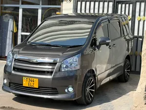 Toyota Noah 2008 Gray
