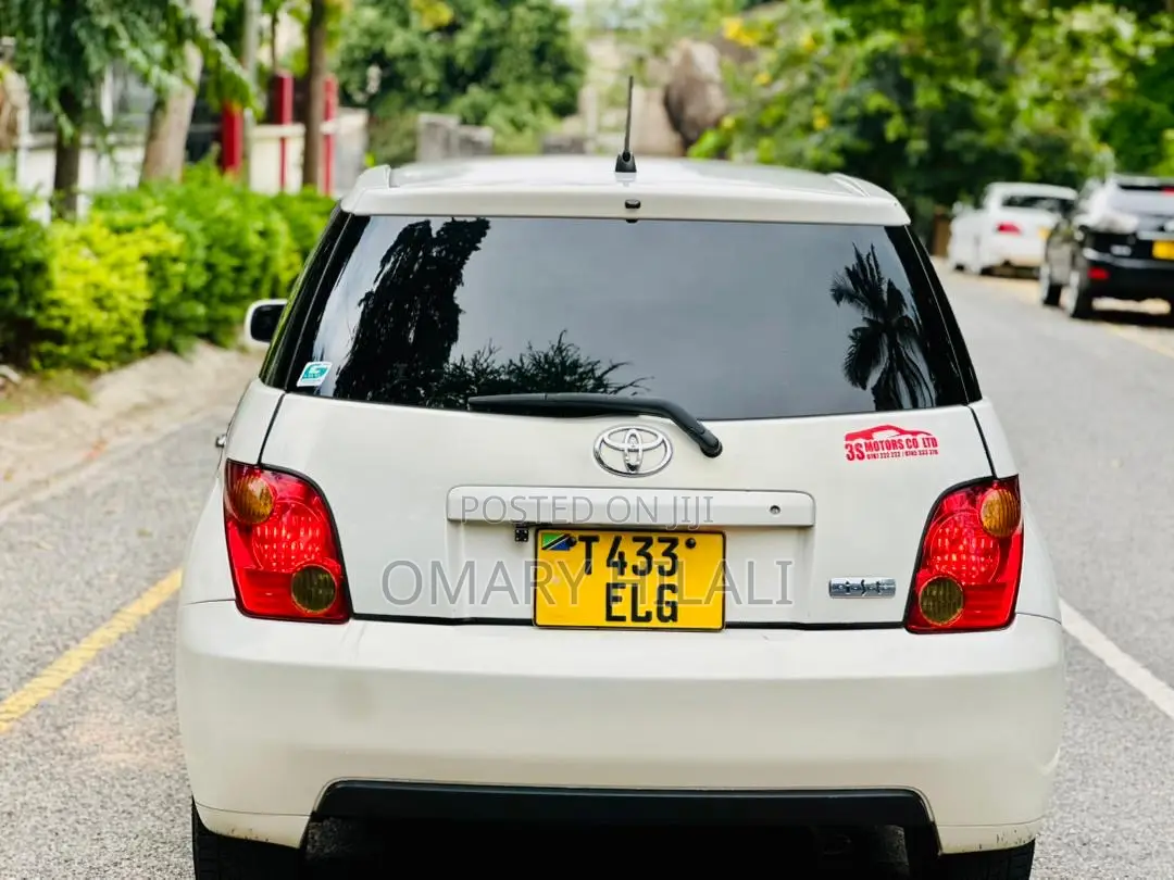 Toyota IST 2005 White