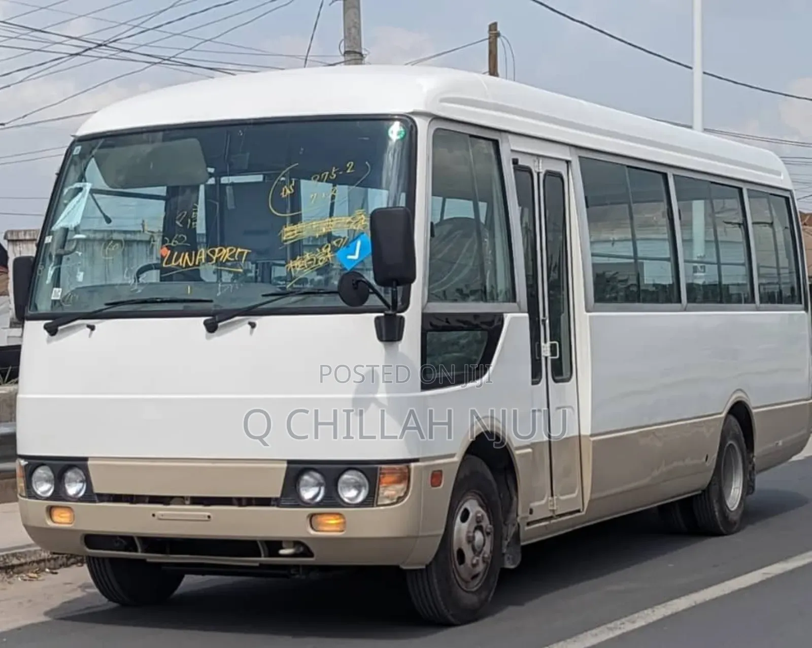 Mitsubishi Fuso Rosa 2000 White