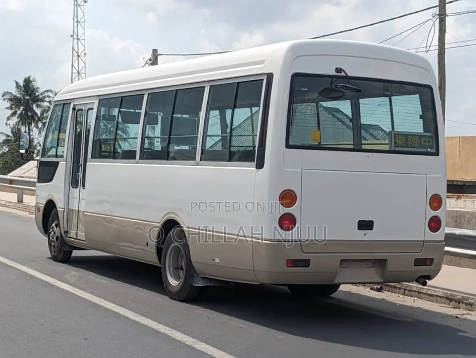 Mitsubishi Fuso Rosa 2000 White