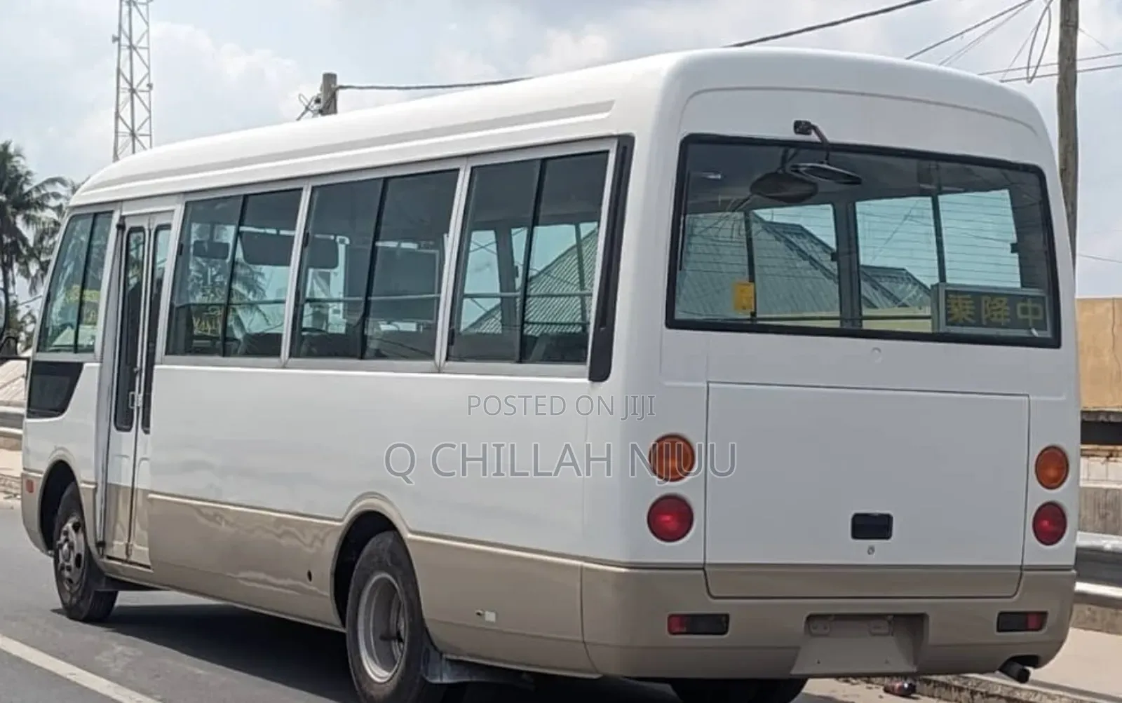 Mitsubishi Fuso Rosa 2000 White