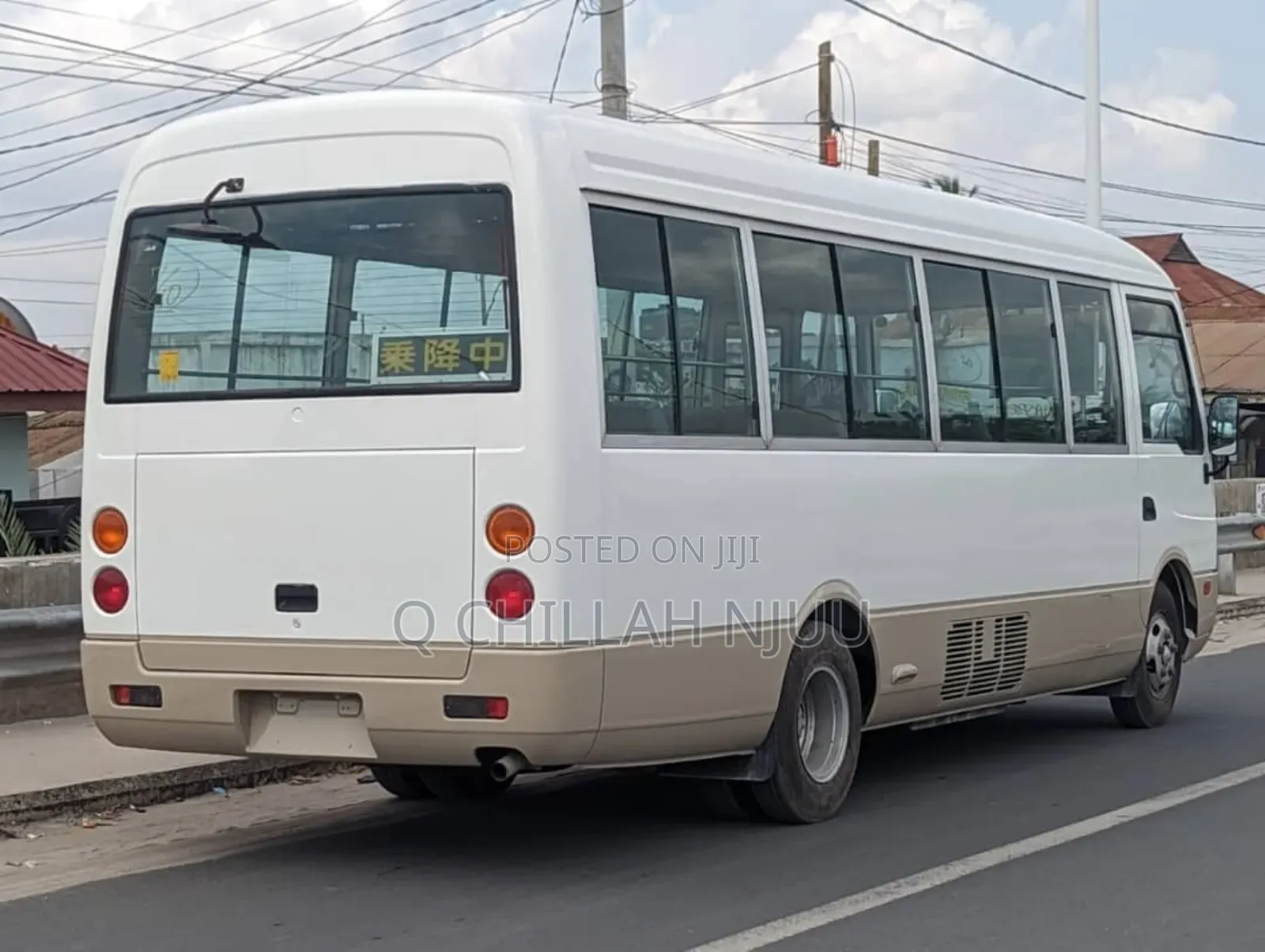 Mitsubishi Fuso Rosa 2000 White