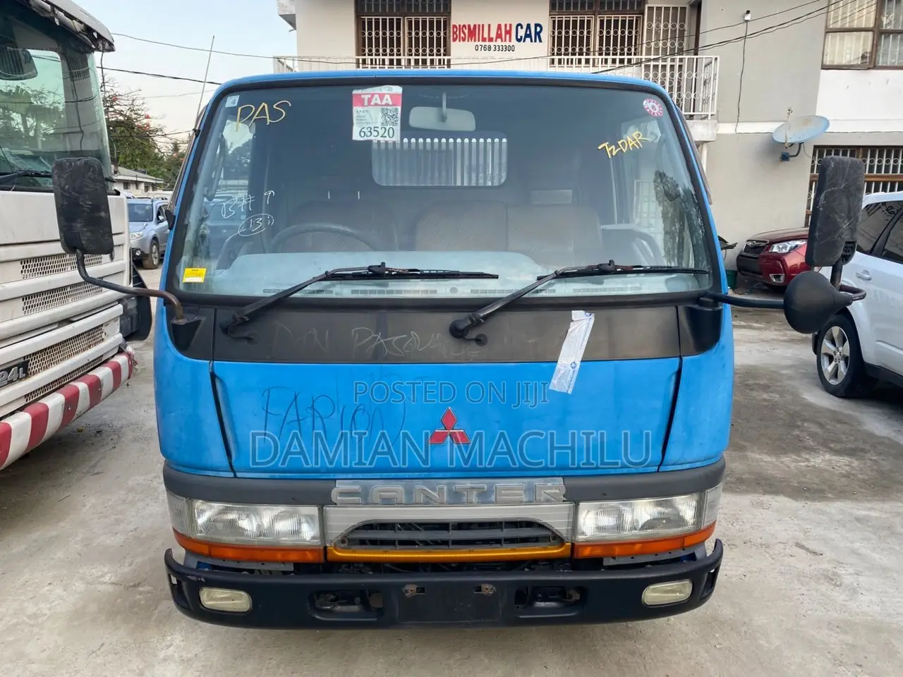 Mitsubishi Center 2001 Blue