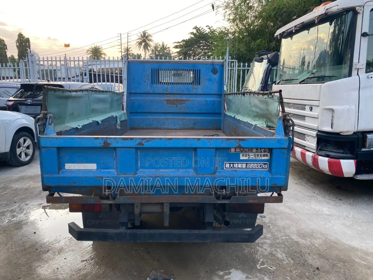 Mitsubishi Center 2001 Blue
