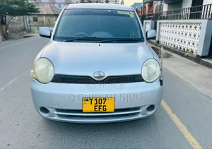 Toyota Sienta 2005 Blue