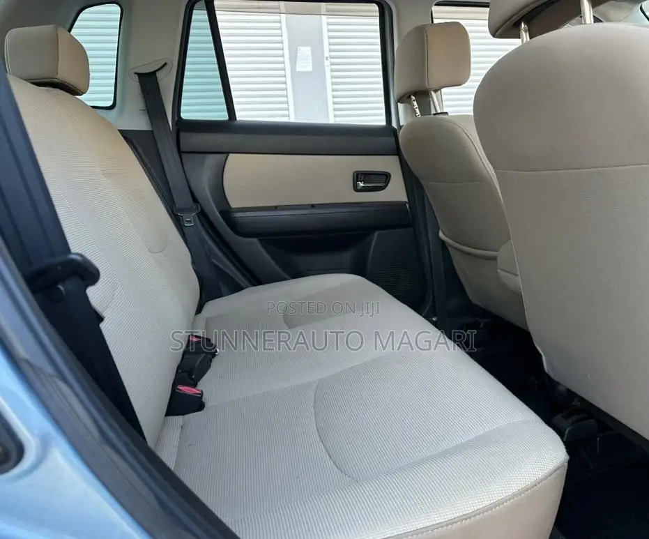 Mazda Verisa 2010 Silver