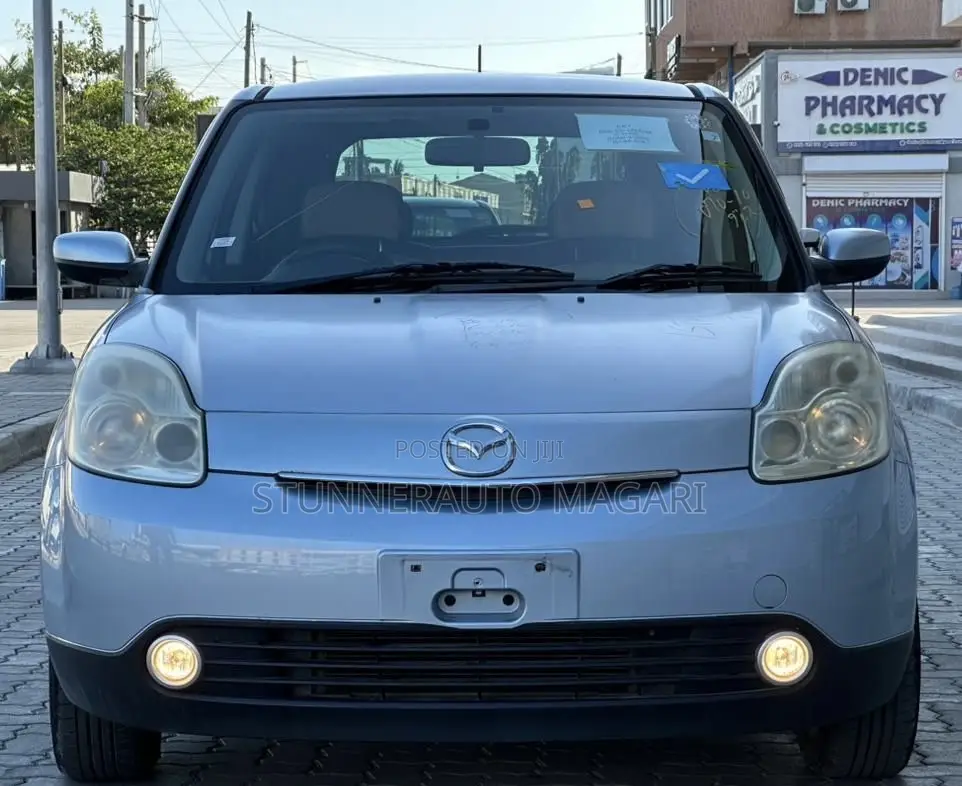 Mazda Verisa 2010 Silver