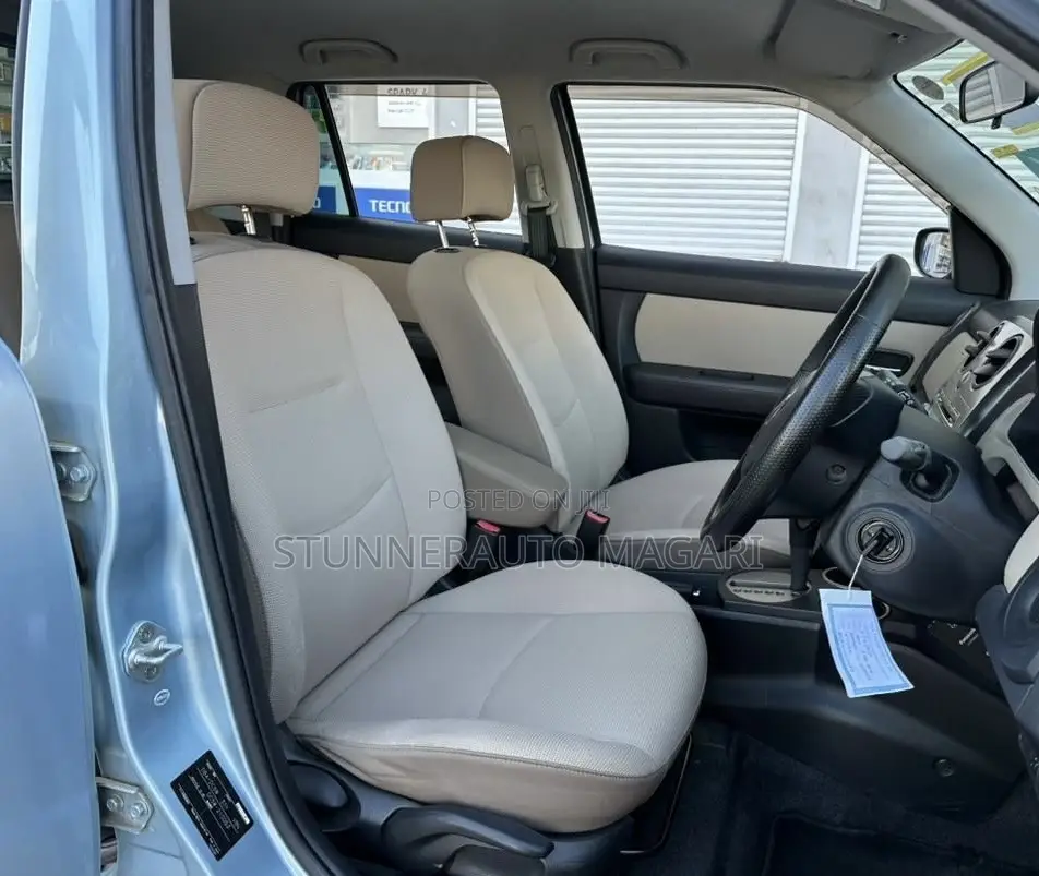 Mazda Verisa 2010 Silver