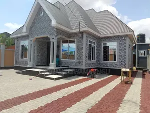 5bdrm Mansion in Matitu Stend, Charambe for sale