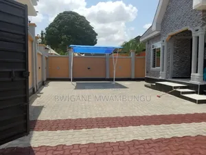 5bdrm Mansion in Matitu Stend, Charambe for sale