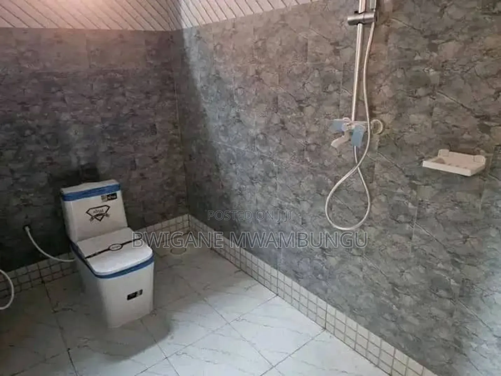 5bdrm Mansion in Matitu Stend, Charambe for sale