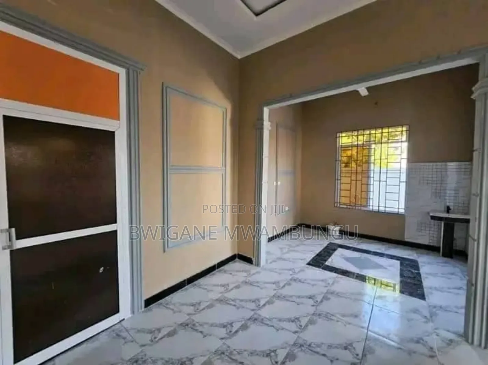 5bdrm Mansion in Matitu Stend, Charambe for sale