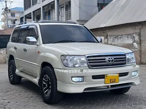 Toyota Land Cruiser 2002 White