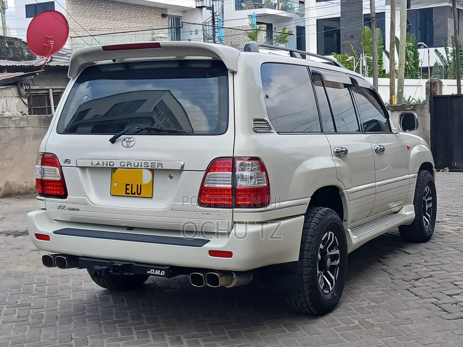 Toyota Land Cruiser 2002 White