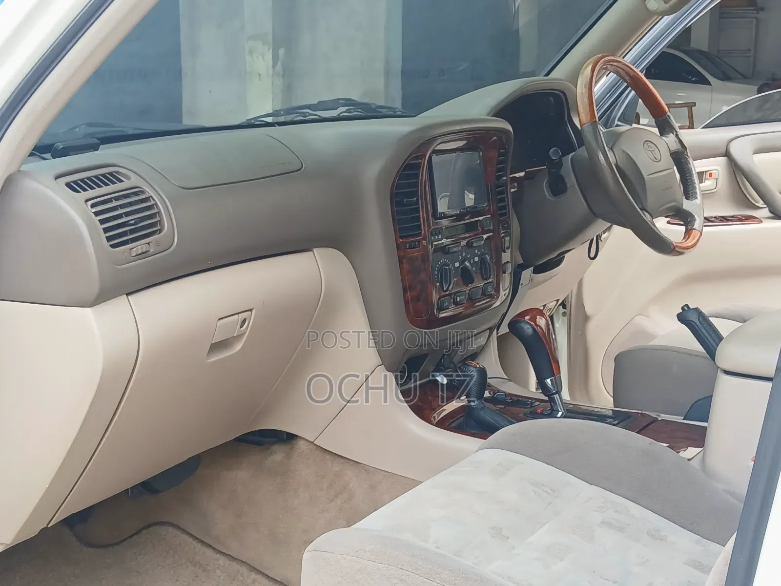 Toyota Land Cruiser 2002 White