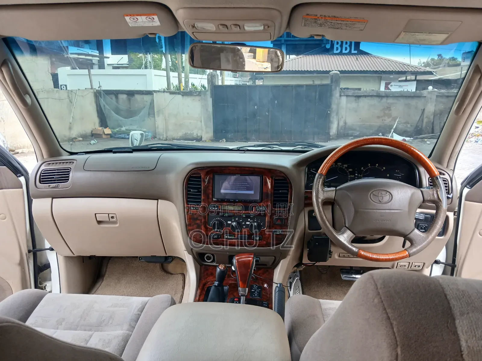 Toyota Land Cruiser 2002 White