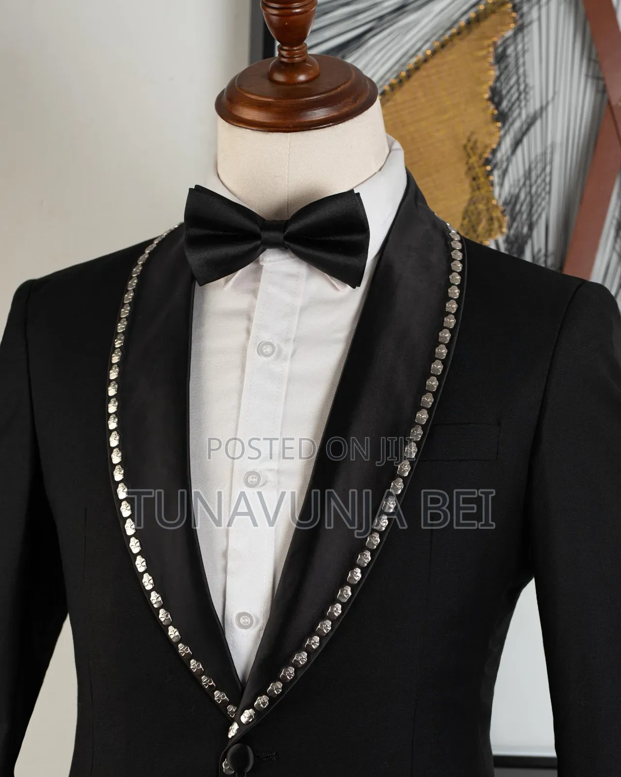 Robert Lorenzo Suit