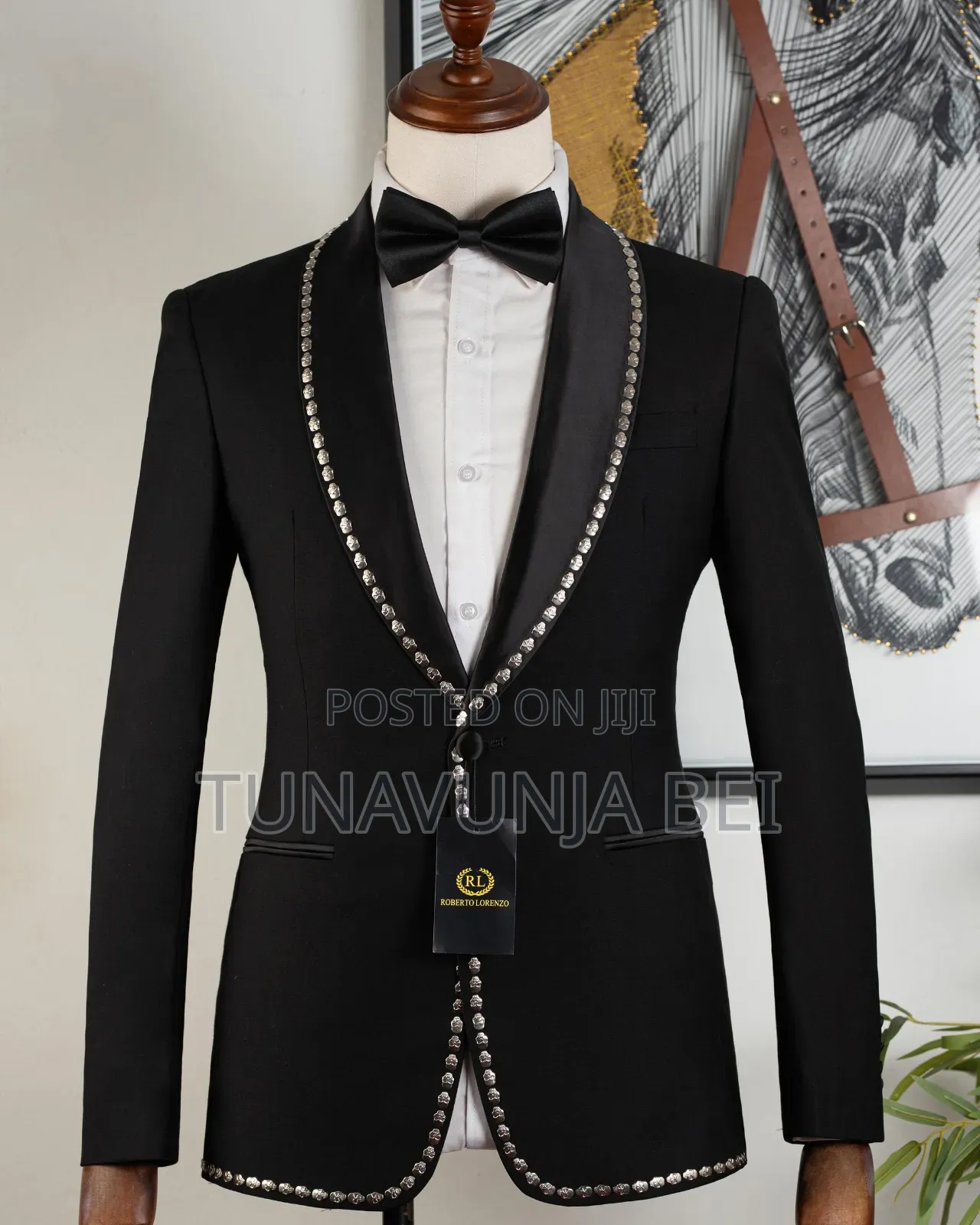 Robert Lorenzo Suit