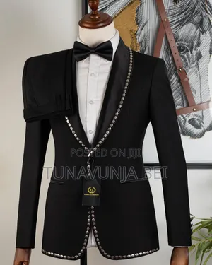 Robert Lorenzo Suit