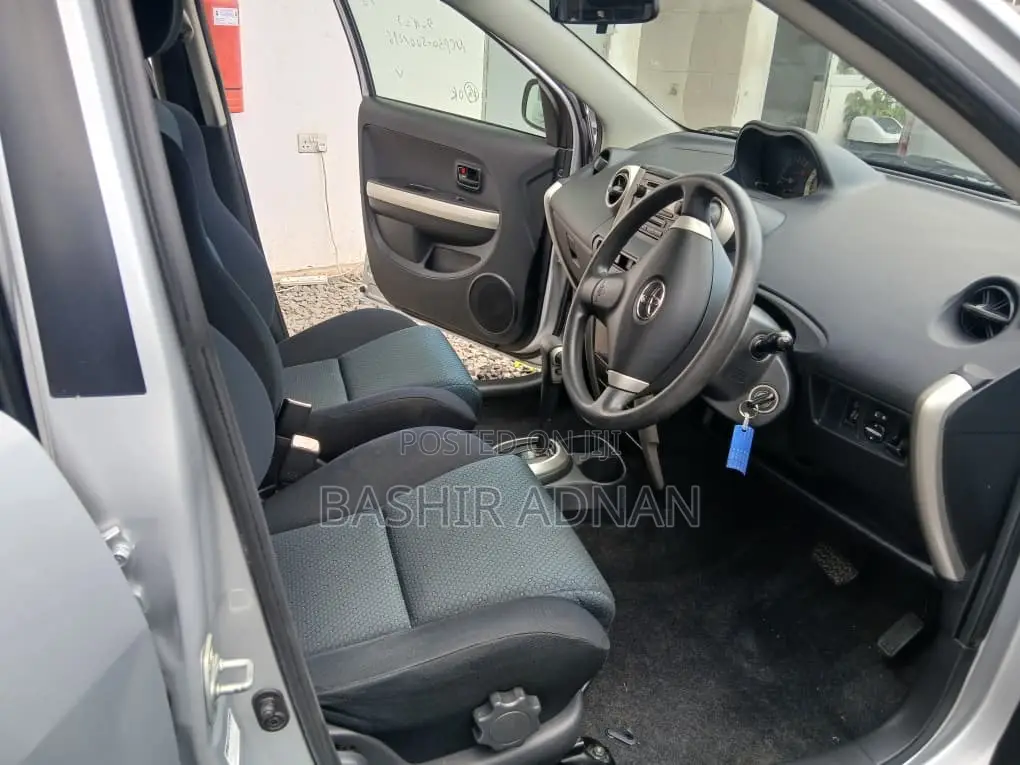 Toyota IST 2006 Gray