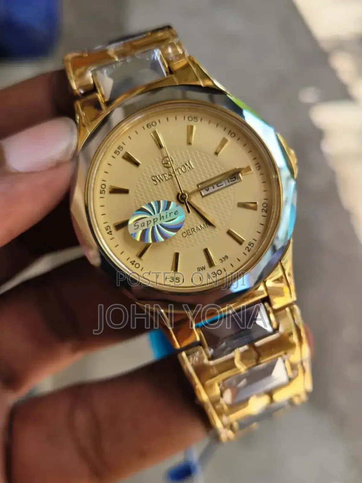 Swesstom Gold-Colored Watch With a Sapphire Crystal