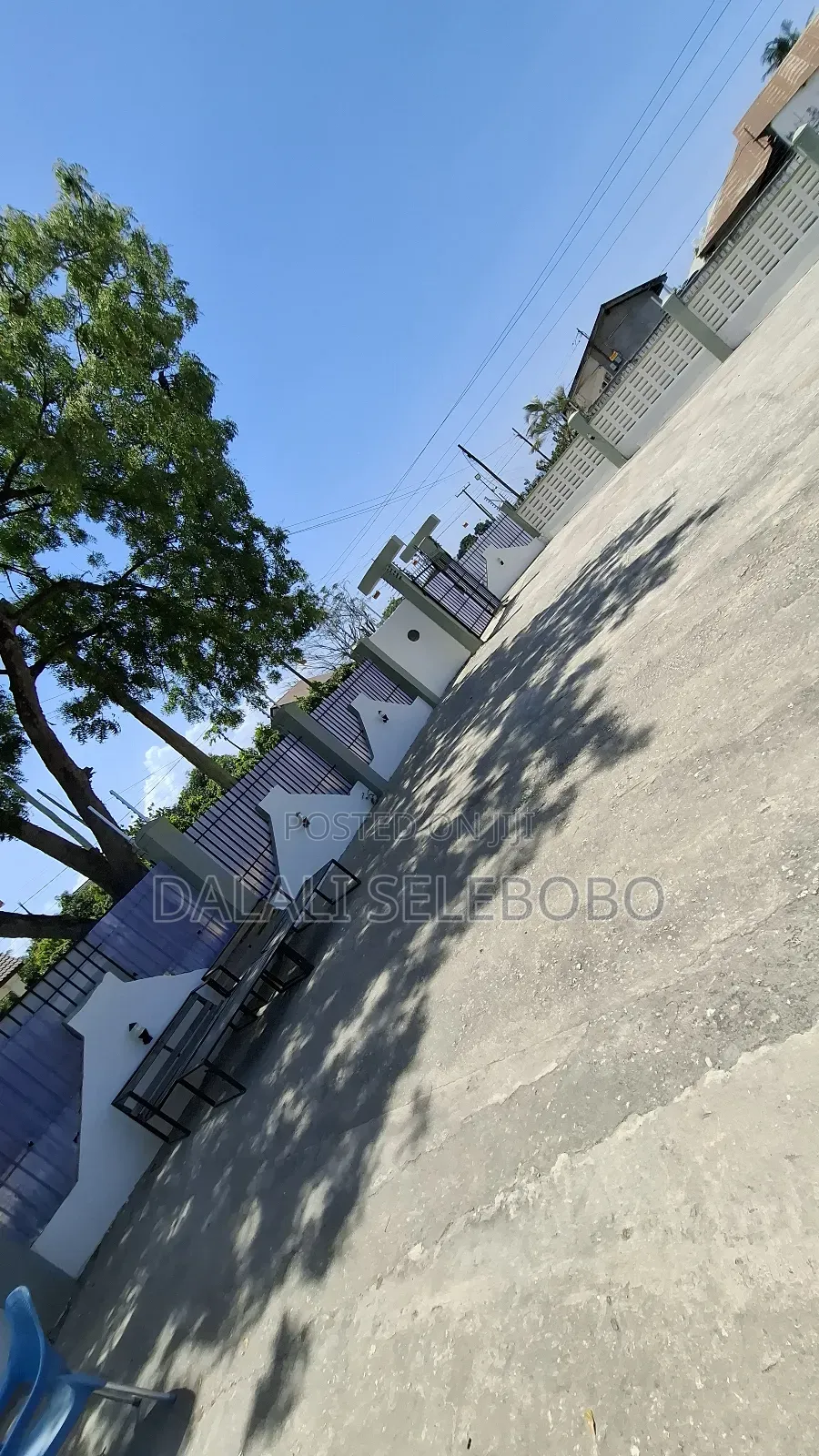 Big Space Fenced With Private Office Pia