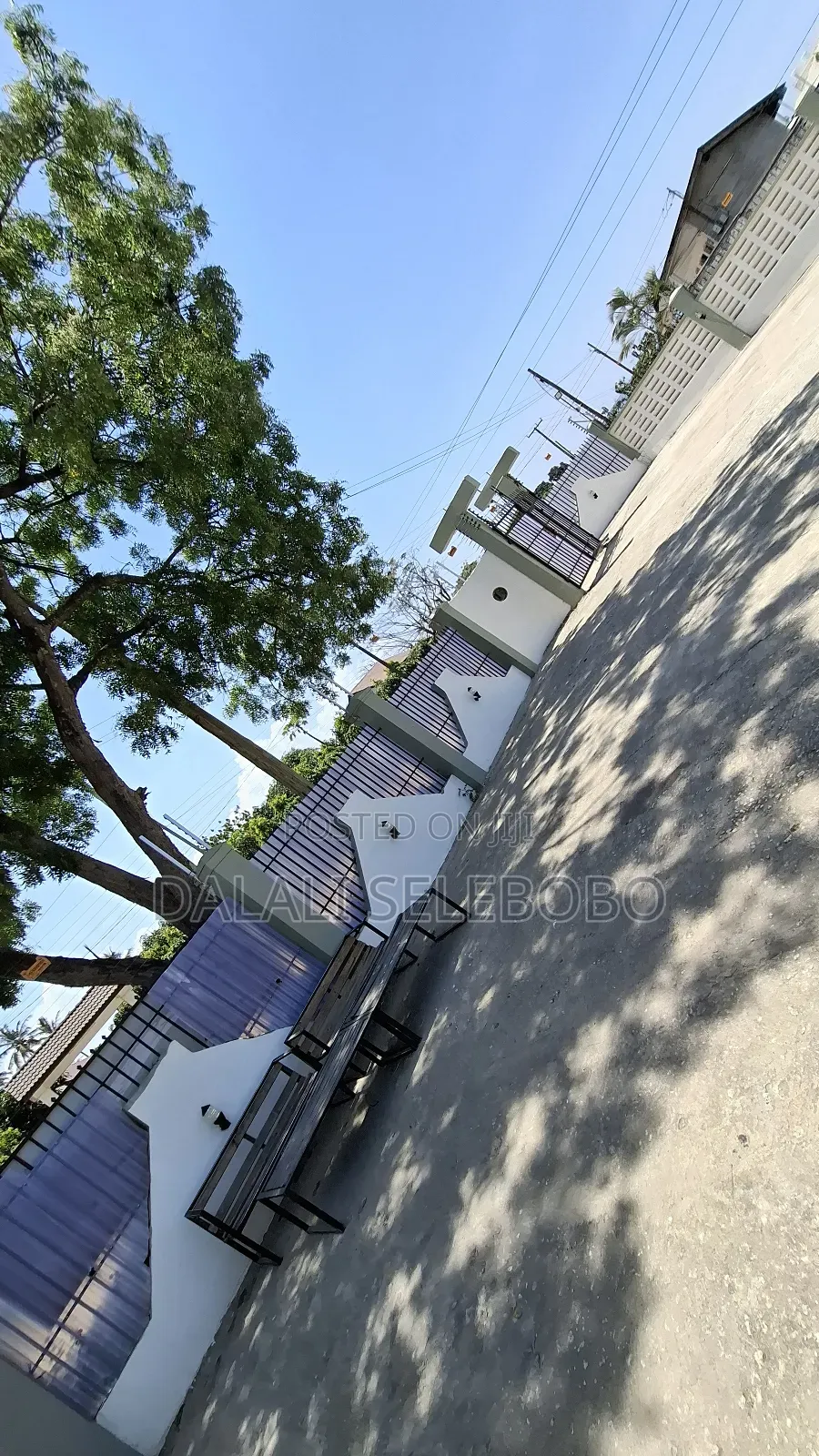 Big Space Fenced With Private Office Pia