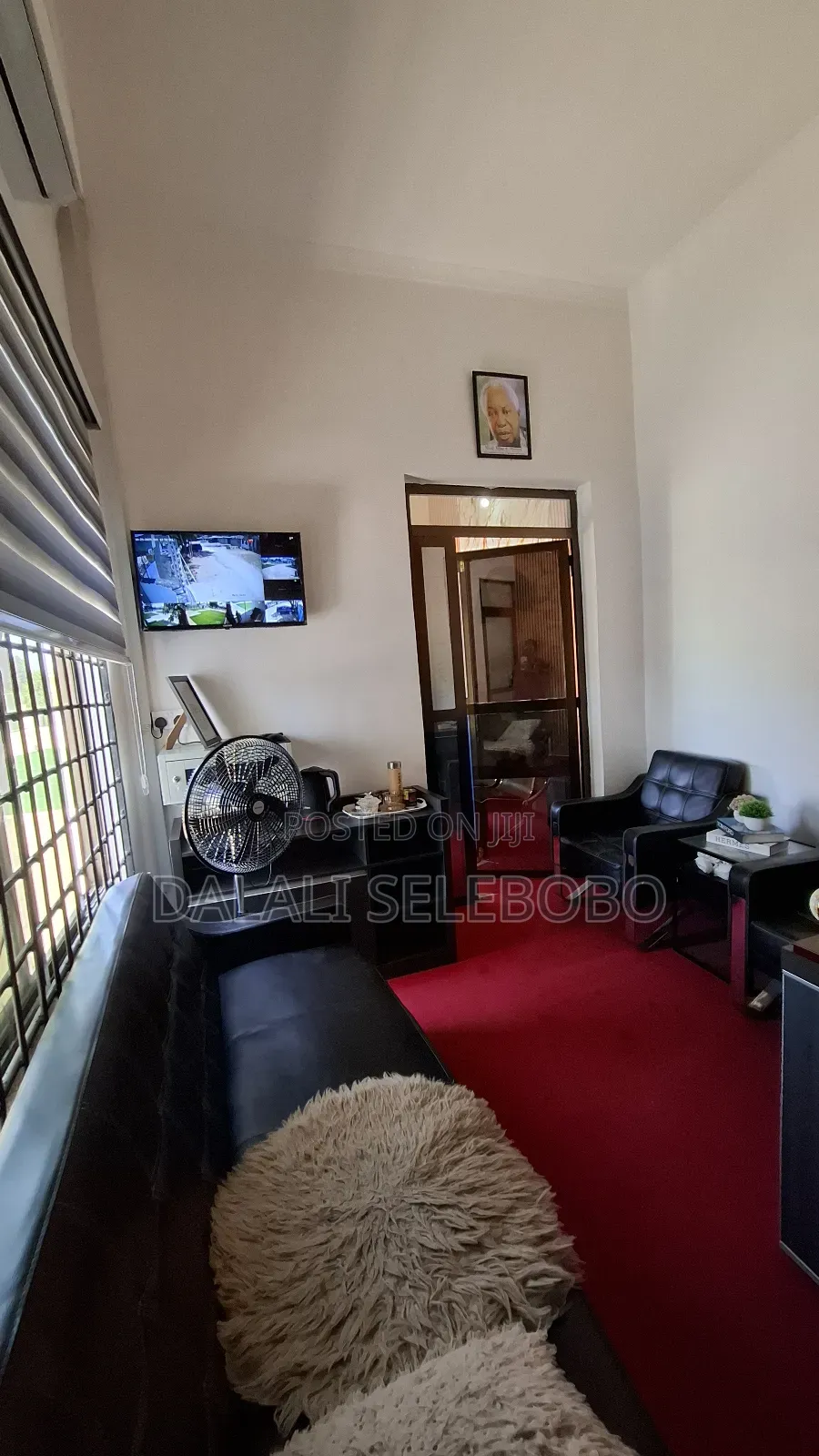 Big Space Fenced With Private Office Pia