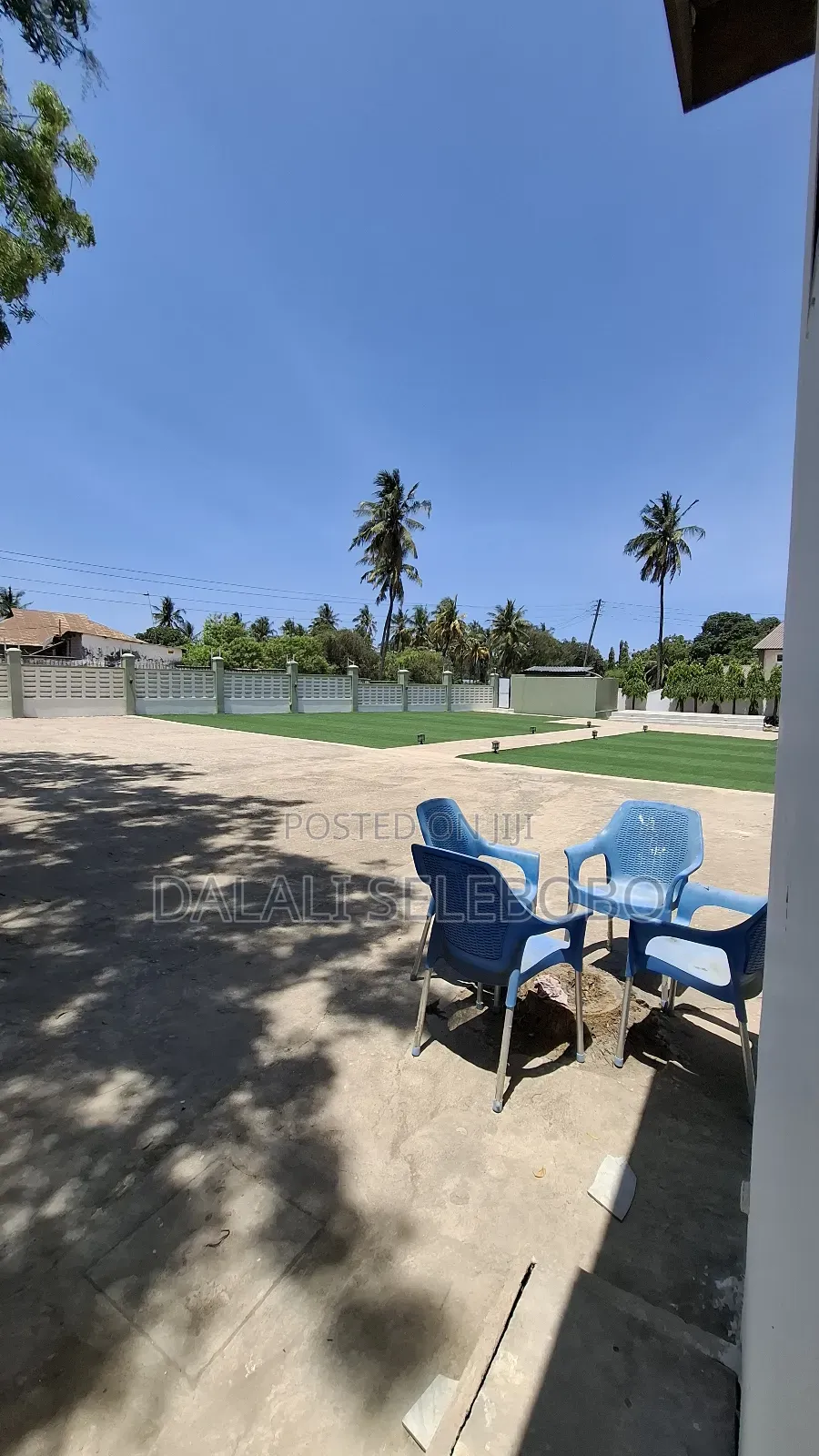 Big Space Fenced With Private Office Pia
