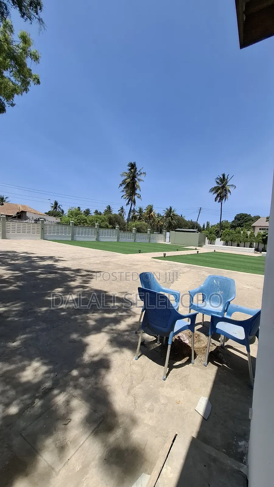 Big Space Fenced With Private Office Pia