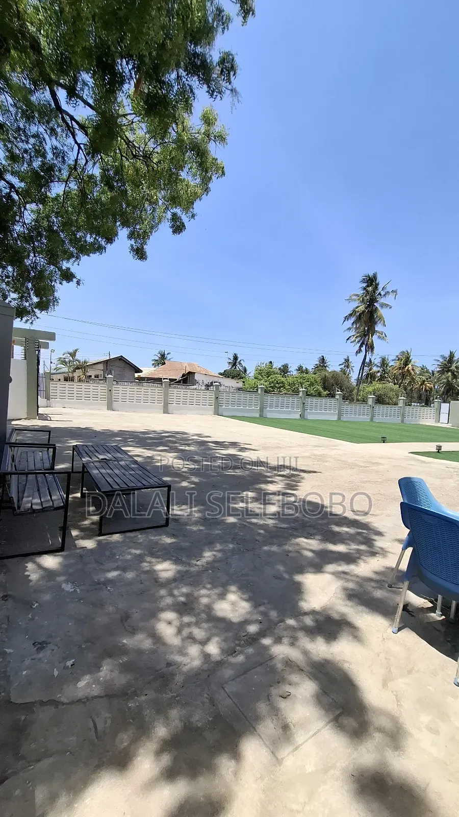 Big Space Fenced With Private Office Pia