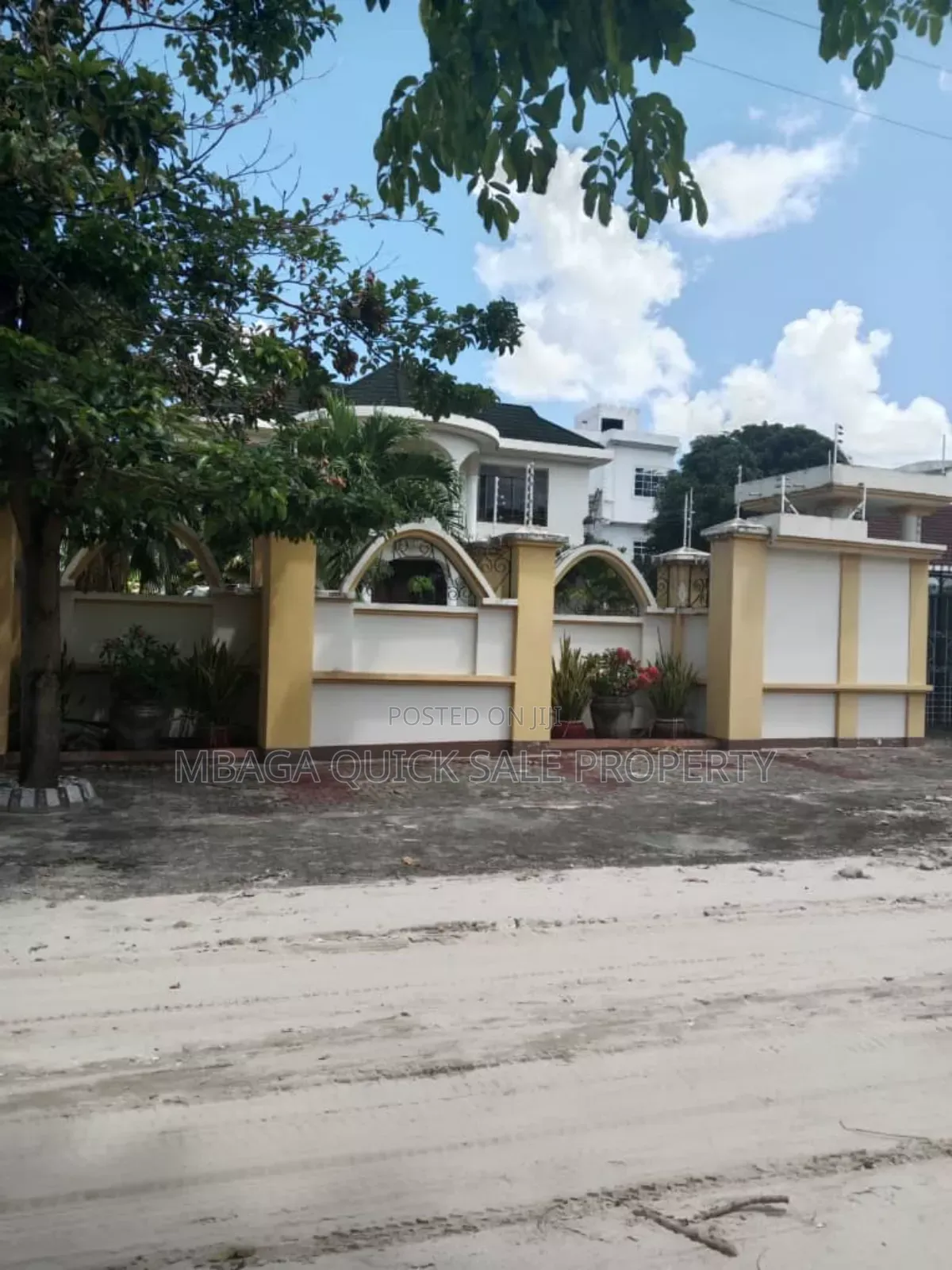 5bdrm House in Mbagala, Mtoni for sale