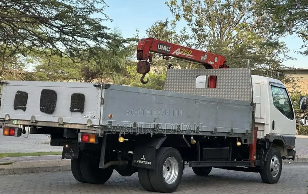 Mitsubishi Canter Crane 3.5 Tonnes Unregistered(Chasis) Mpya.