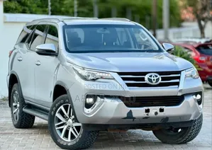 Toyota Fortuner 2018 Silver