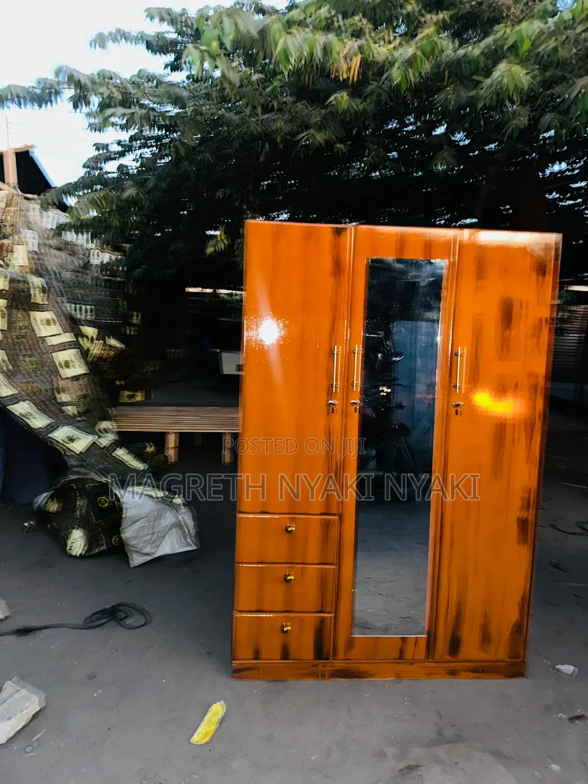 Nauza Kabati Ya Kisasa Milango 3 Mpyaa Kabisa